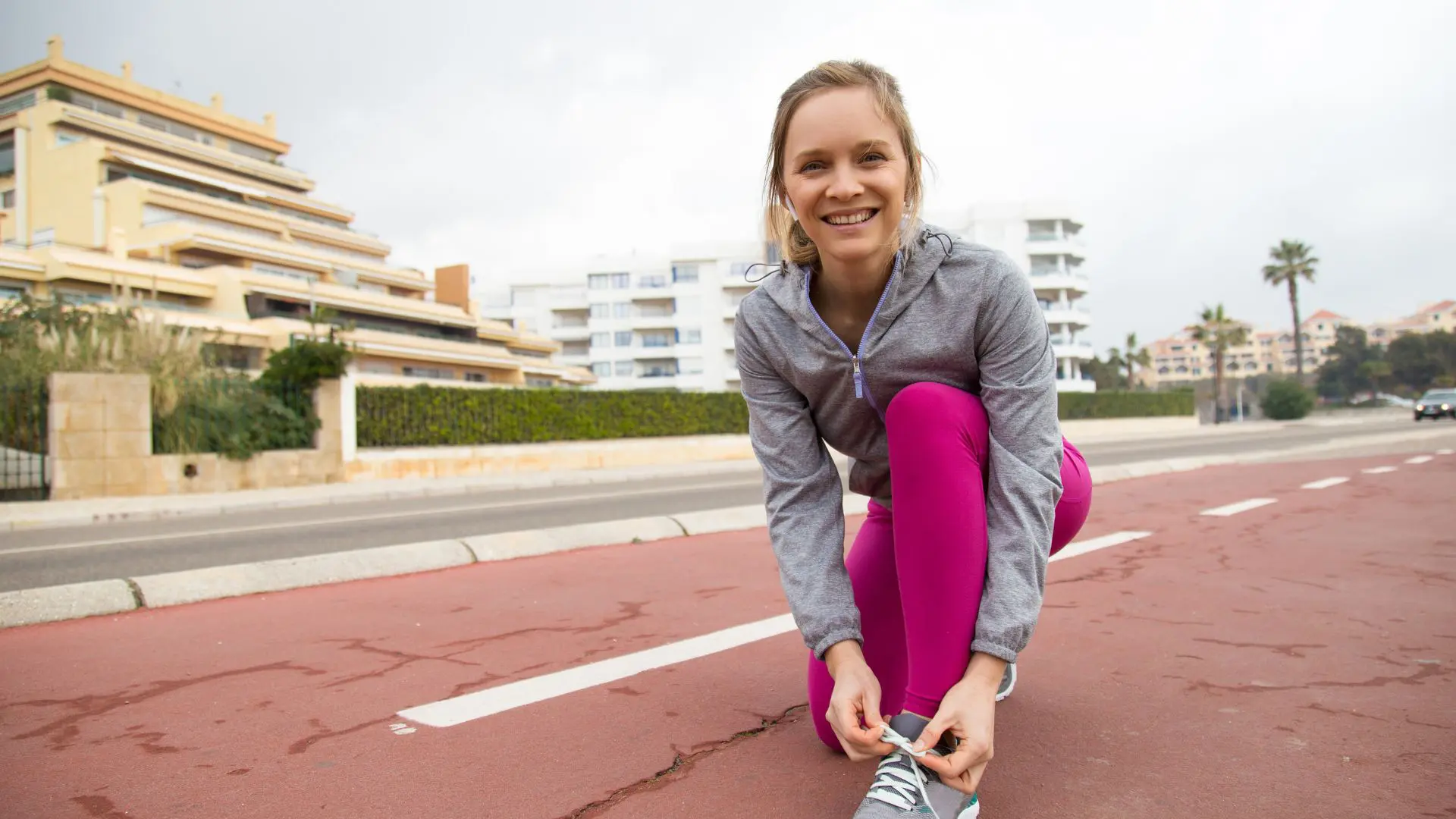 Mulher com mais 40 anos começa a fazer treinos de corrida.