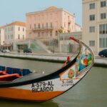 barco moliceiro na ria de aveiro