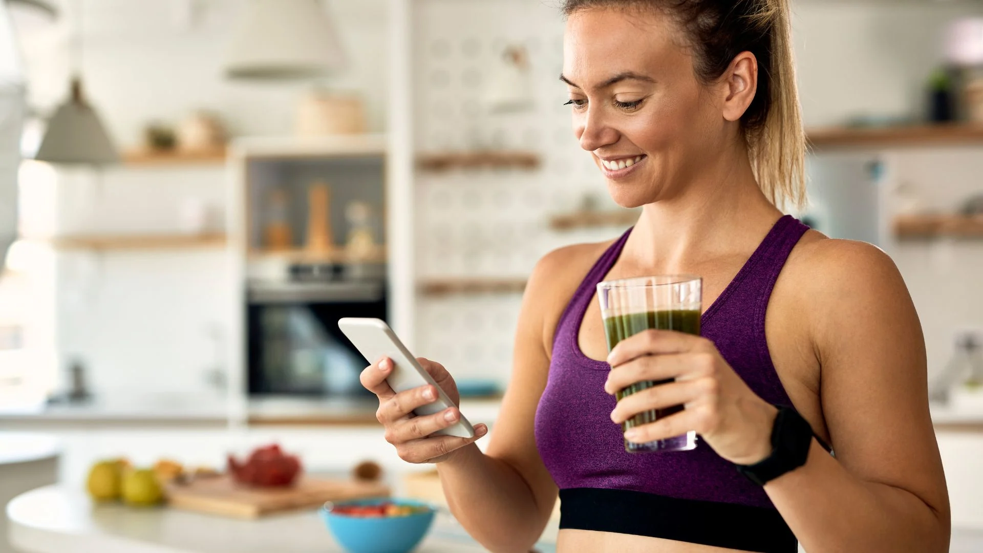 A balanced selection of the best running fuels featuring a nutritious smoothie.